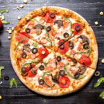 روز جهانی پیتزا رو با چیکن فامیلی باش